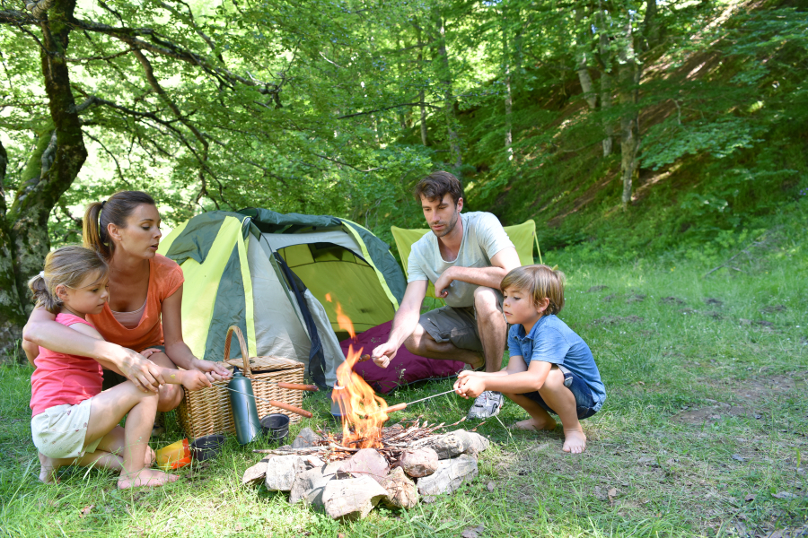 famille en camping Sarlat