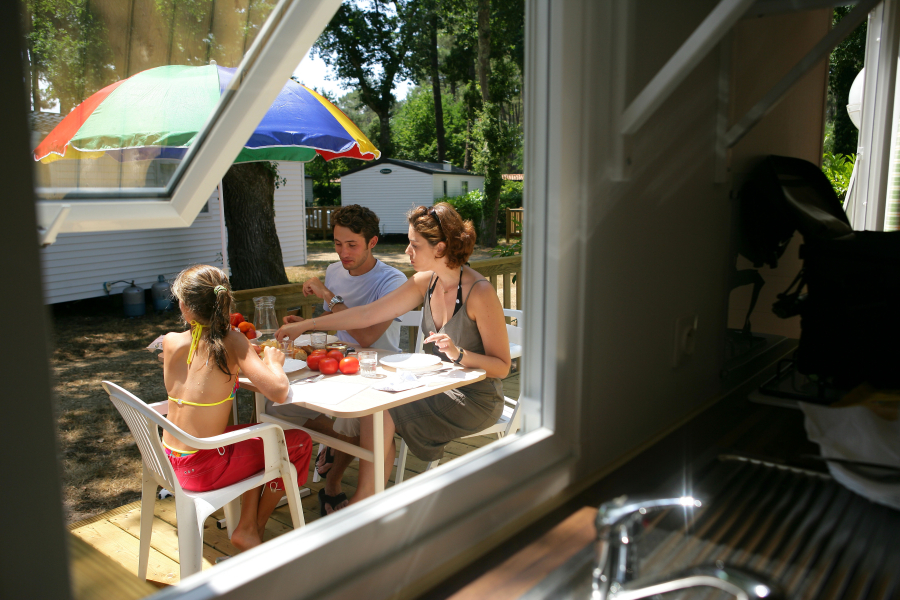 famille en camping Sarlat